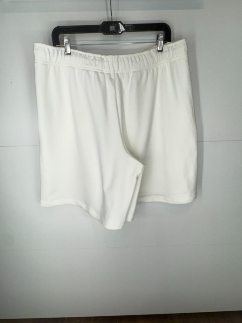 NWT Athleta Heavyweight Terry Bermuda Shorts in White - Picture 3 of 10